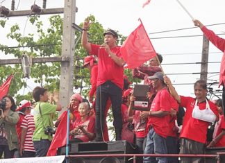 Rayong residents rebel against ‘red shirt village’ On one side of the road are red shirt supporters…